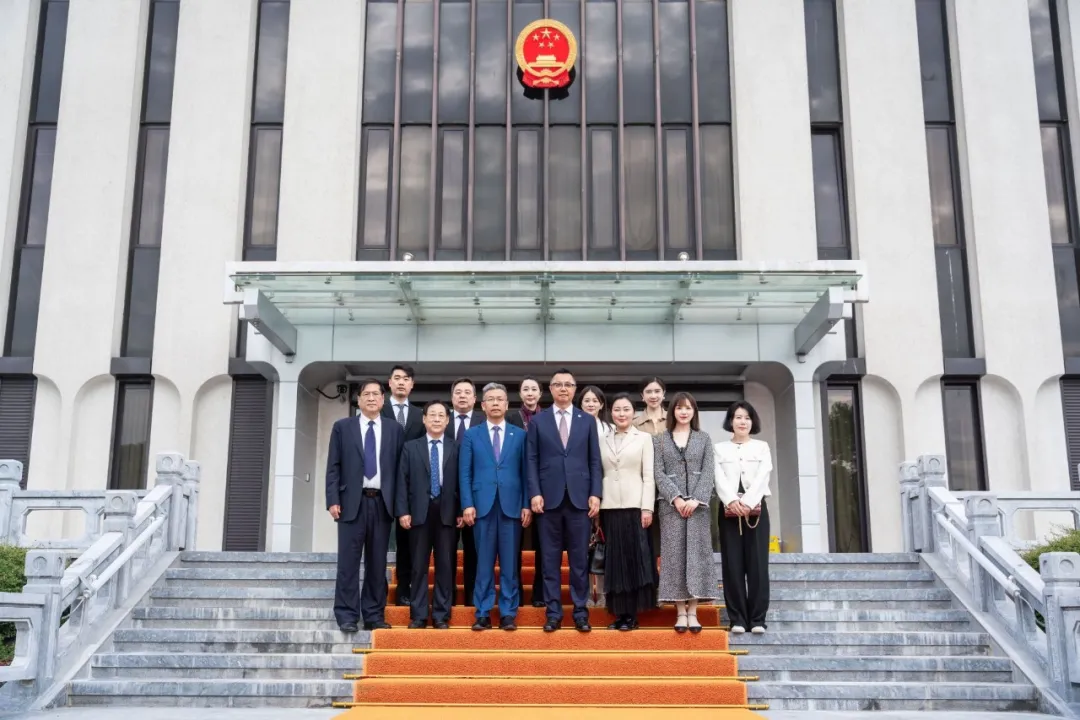 中欧地标代表团抵达比利时进行友好访问 