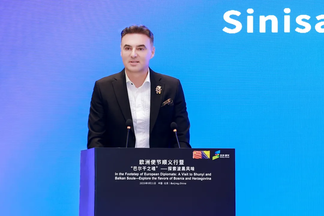 1758518454003937646.jpg 64092202.jpg