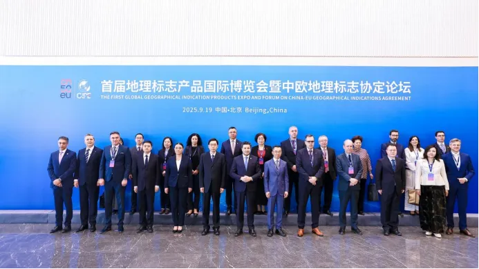 1758518729516562588.jpg 64092205.jpg